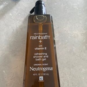 Netrogena  refreshing rain bath shower gel